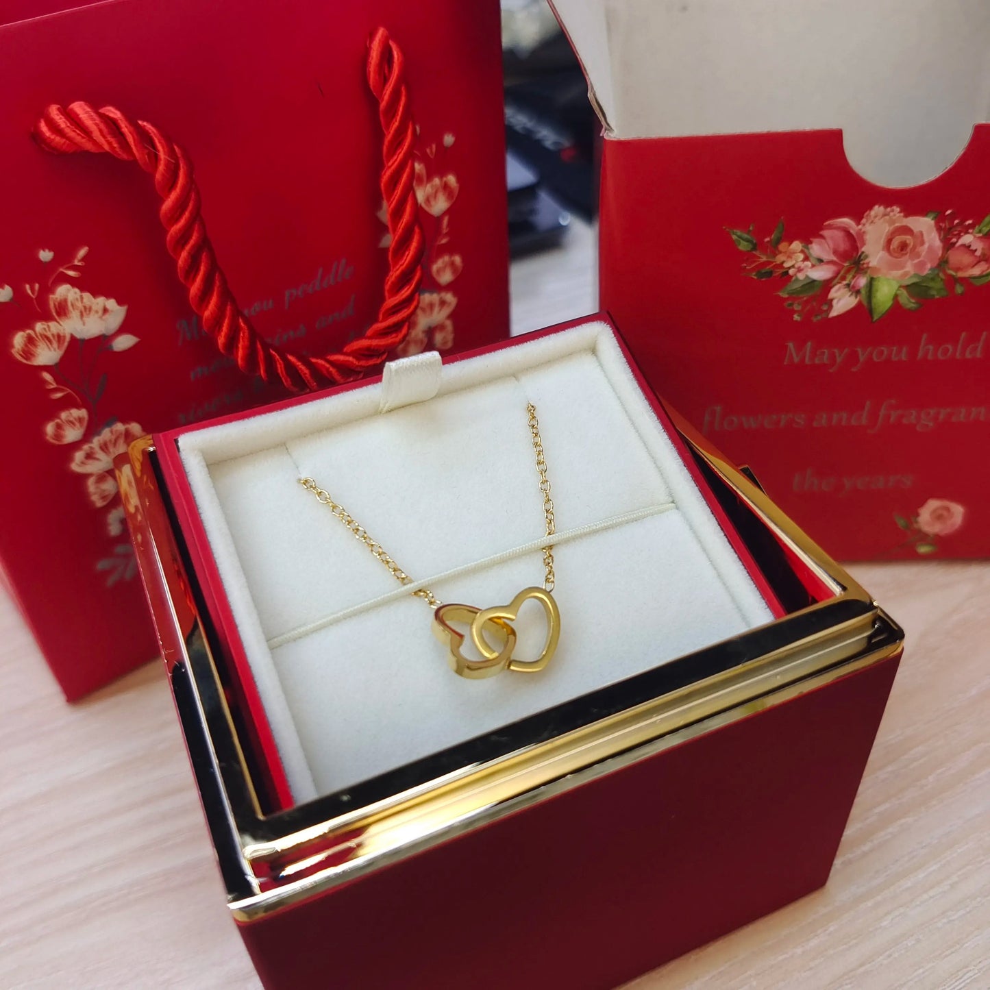 CAIXA ROSA ETERNA - C/ COLAR PERSONALIZADO